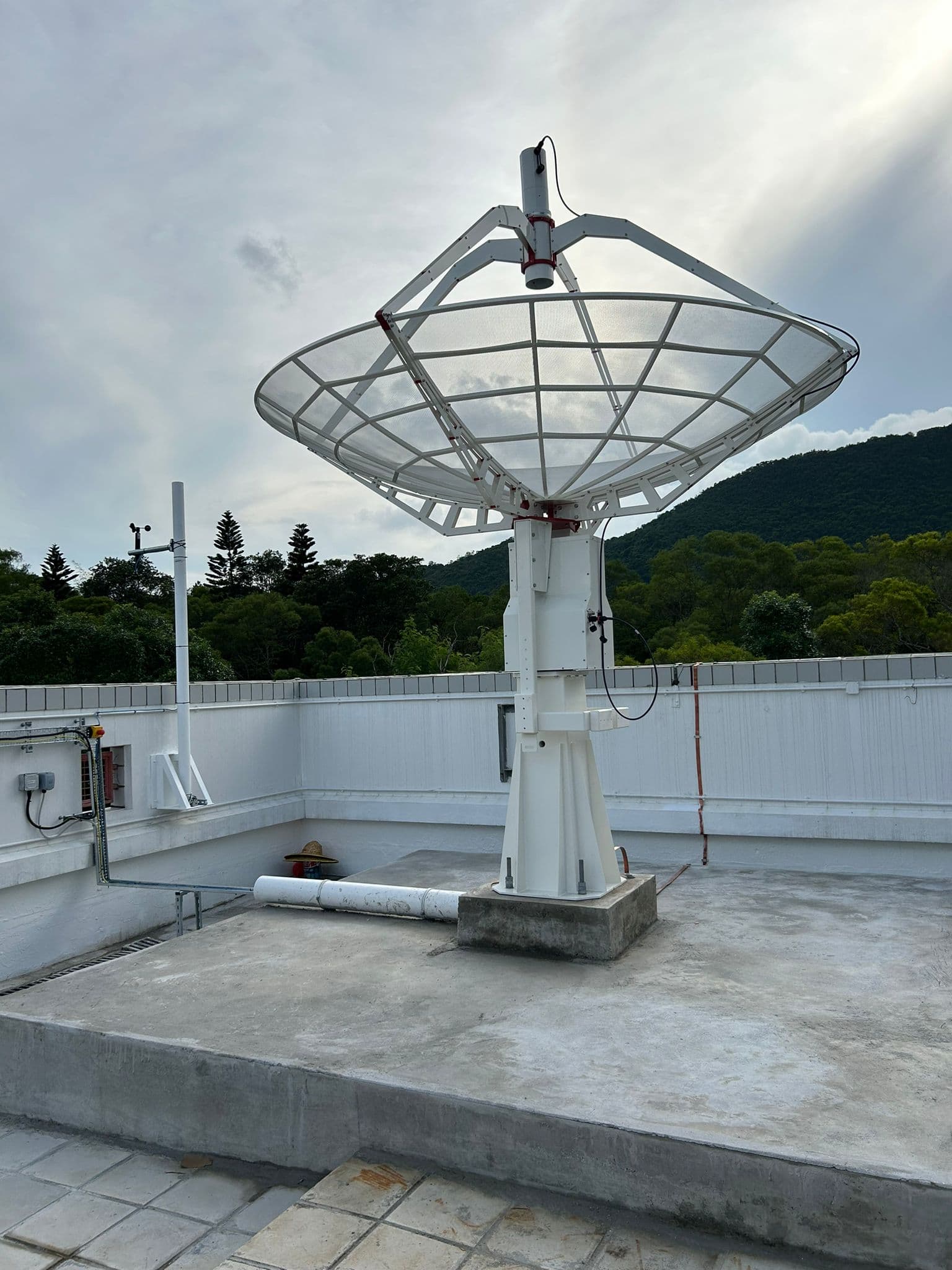 Alteration Works for the 2nd Radio Telescope at Zone H Roof